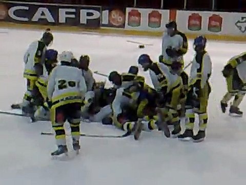 hockey tournoi U18 Amiens dec 2009 fin KADAN-ROUEN tir but