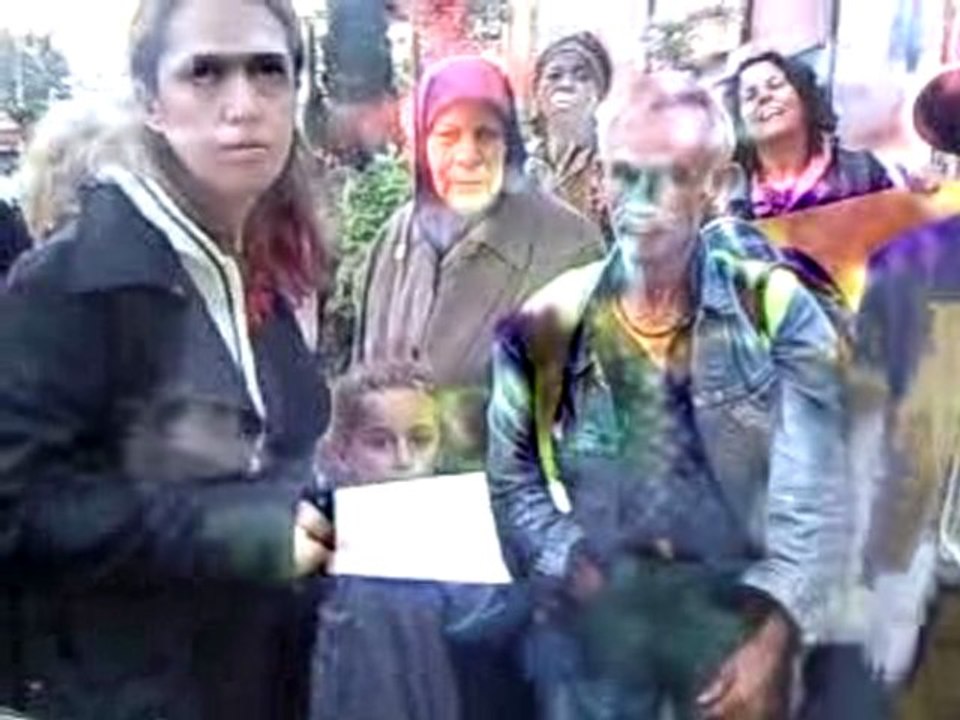 Manif des biffins a la mairie de st ouen. Part 1