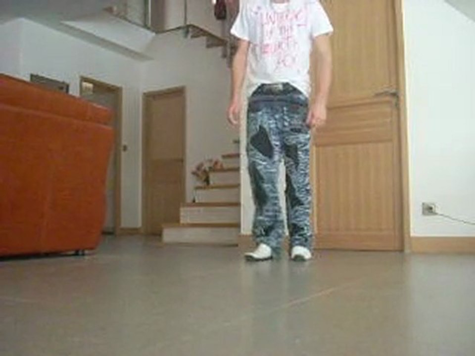 Alien Face Remix Eiffel 65 I'am blue ( Jumpstyle)