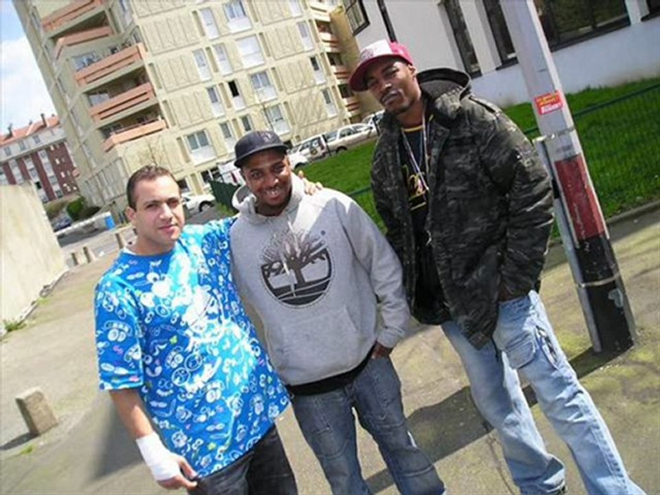 ILLéGAL Mc ZOULOU FEAT MASSIL