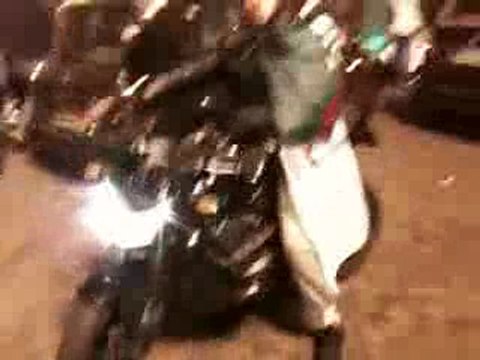 Quad Sur les Champs Elysees Roues