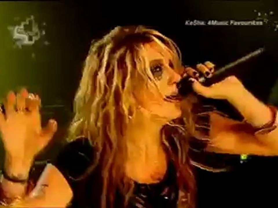 Kesha - Blah Blah Blah (Live @ 4Music)