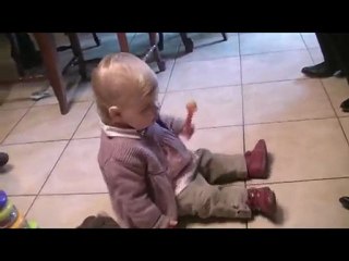 PETIT CLIP VIDEO DE CLARA SUR LES BLACK EYED PEAS