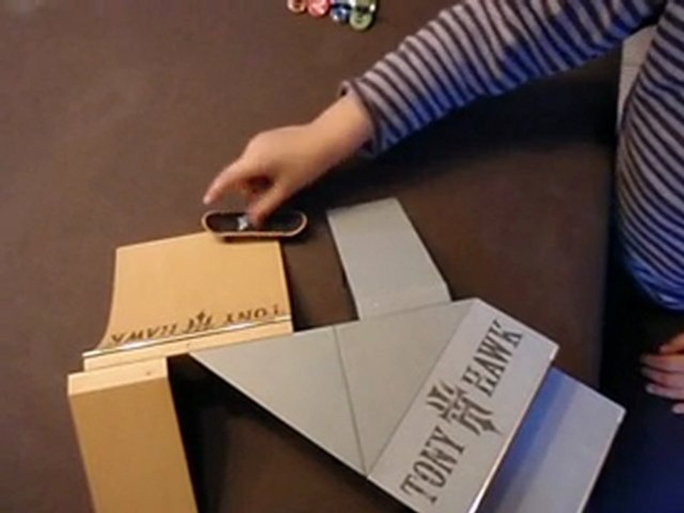 Fingerskating by Theo