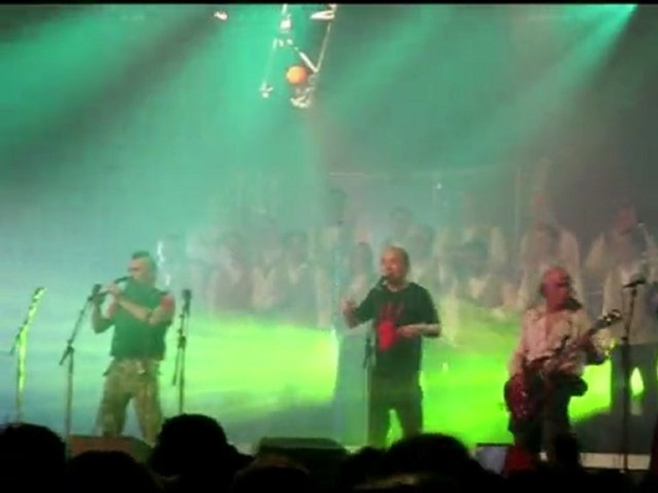 Les ramoneurs de Menhir + bagad Quic en Groigne à Yaouank 1