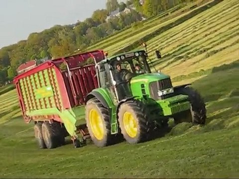 John Deere 7430