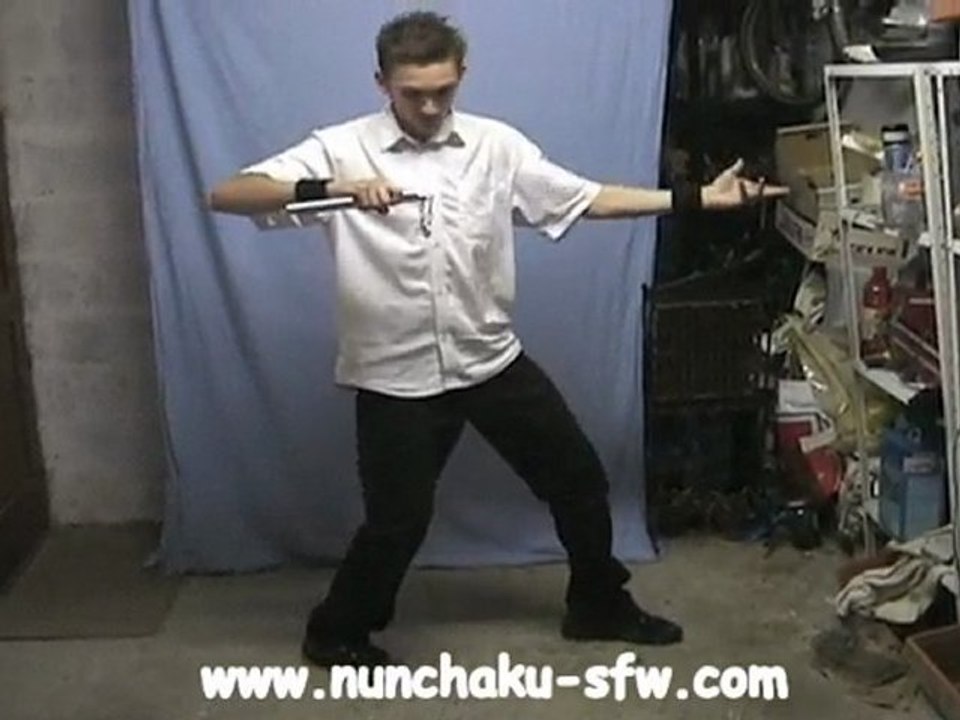 Cours de Nunchaku:Nunchaku_Simple:02_Arrêt_amorti