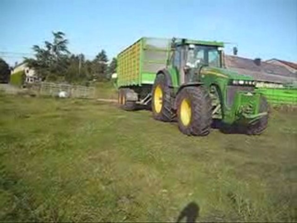 John Deere 8520