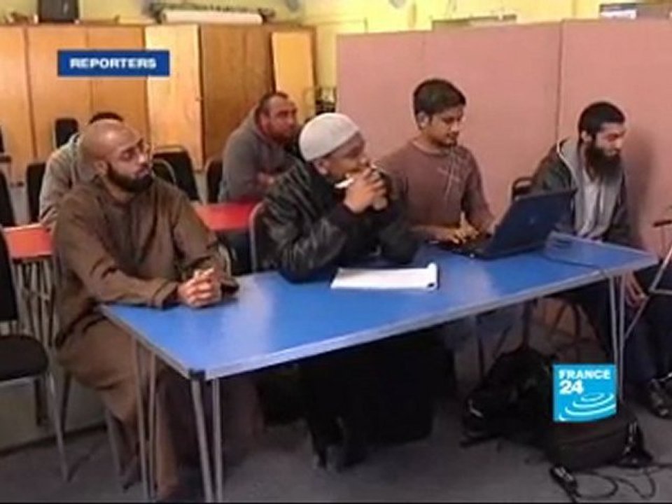 EDL (English Defense League) VS Islam for Uk (Islam radical)