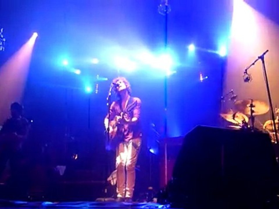 Julien Dore and The Bash St Loubes Coupole 051209 Brown Ears