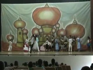 Apresentação da Escola M. Tancredo Neves