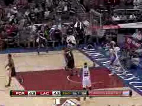 NBA Juwan Howard delivers a nasty facial to Chris Kaman with