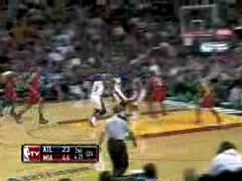 NBA Dwyane Wade throws down the the jam in traffic against t
