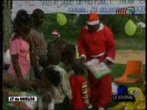 Don des vêtements et vivres aux personnes du 3ème âge