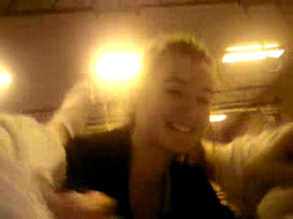 Daniela och Maja leker ;)