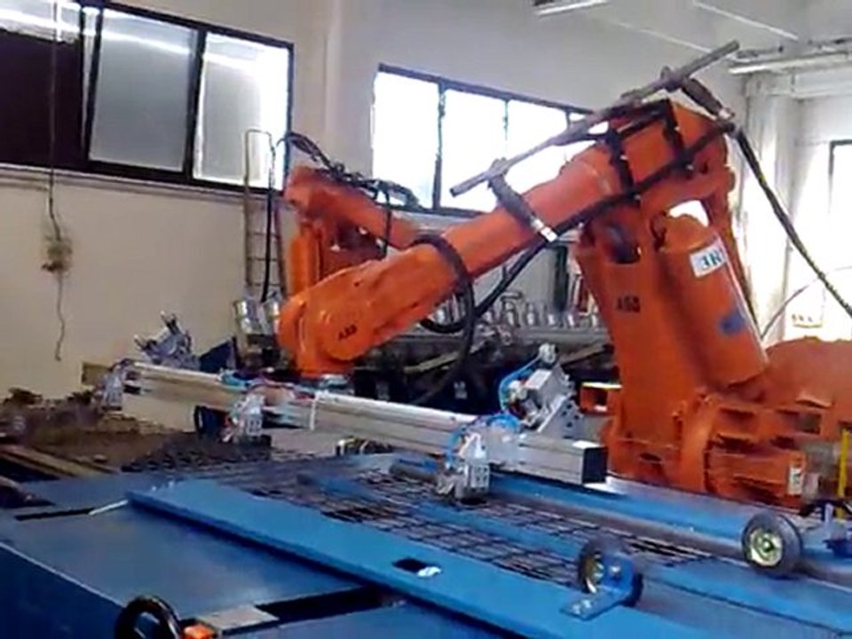 IMPIANTO SALDATURA RETI + ROBOT ABB PER ASSERVIMENTO E PIEGA