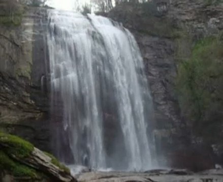 Bursa ili Mustafakemalpaşa ilçesi Suuçtu Şelalesi