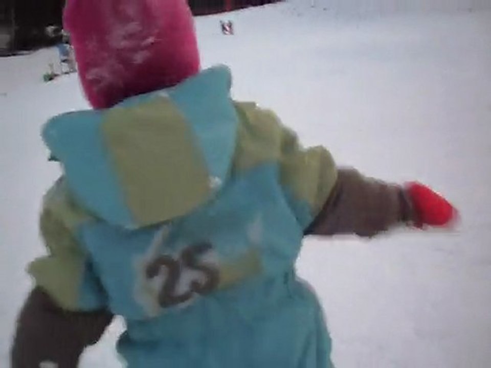 Léa sur sa luge