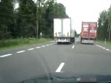 Quand un camion veut en dépasser un autre...