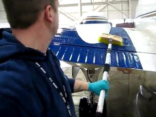 Aircraft detailing airplane washing extension pole