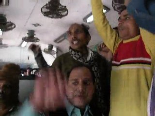 indiens chantant dans le train 2