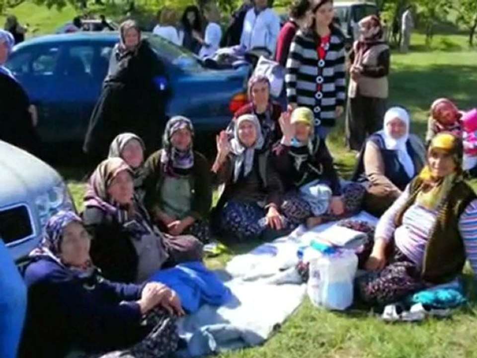 Al Basmadan Donu Var Balkanlıyız Balkancıyız