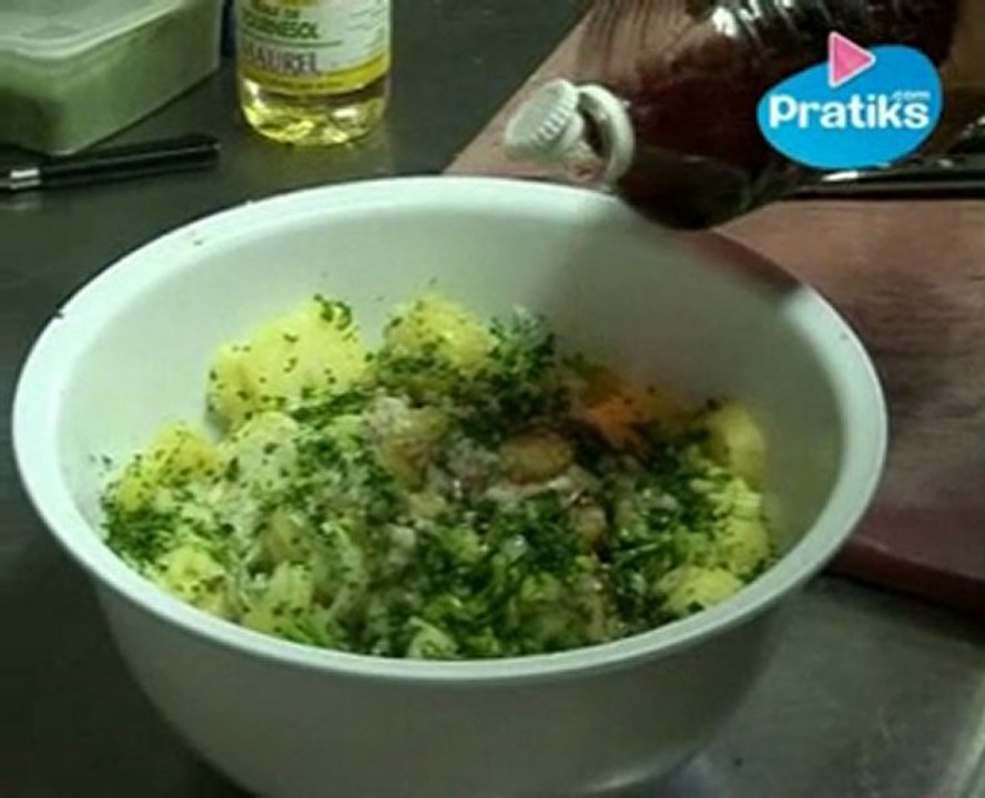 Recette : Comment préparer un saucisson de Lyon pommes à l'huile ?