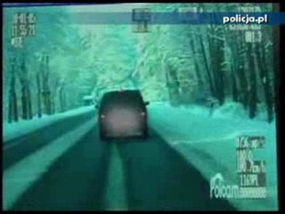 Pirat drogowy tańczył ze śmiercią na lodzie