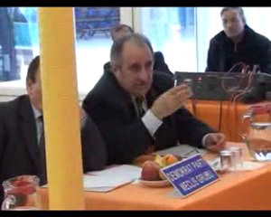 Yan yana tartıştılar