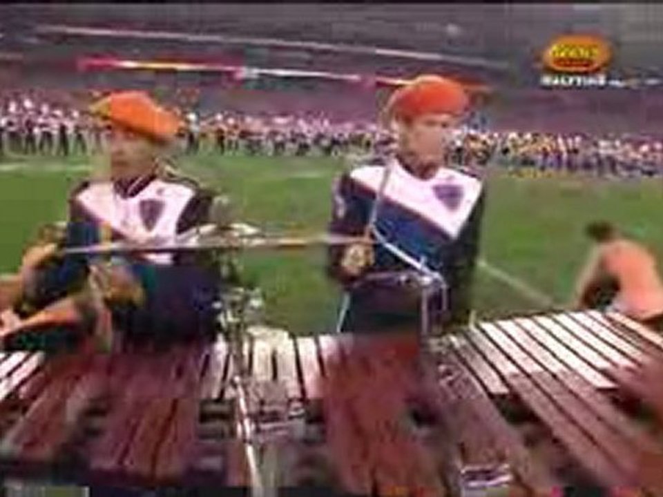 Boise State girl tearin' it up on the cowbell!. VTda.info