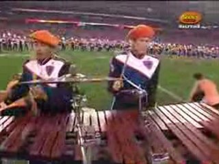 Boise State girl tearin' it up on the cowbell!. VTda.info