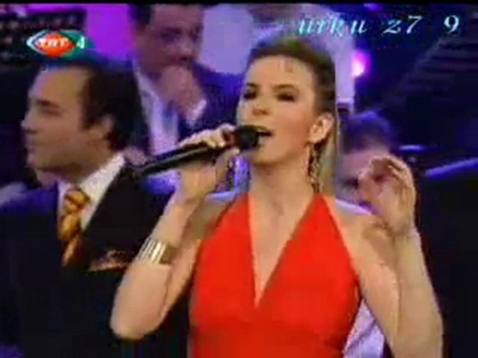 Ayşe İnak Ekiz-Bir Gülü Sevdim Bir Seni Sevdim