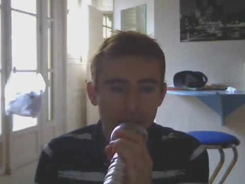 Wiwi égratigne Ne parle pas