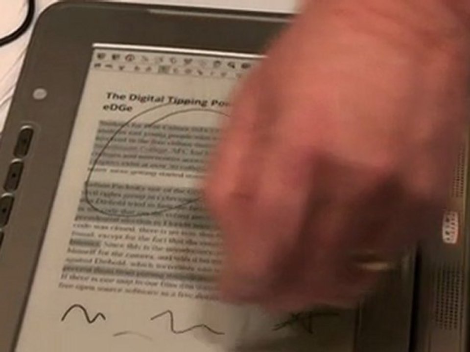 Presentan combinación de netbook con ereader