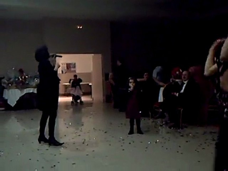 HIND CHANTE ENTA OMRI D'OUM KALSOUM