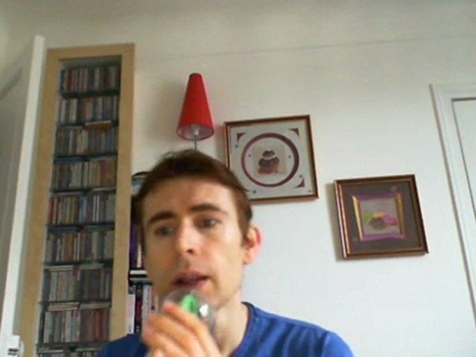 Wiwi égratigne "Attends moi" de Michel Berger