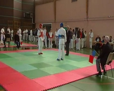 Simon - 22-11-2009 COC Karaté de Château du Loir.