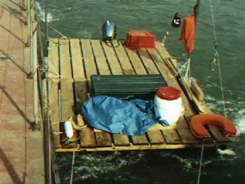 Barrage des Portes des Fer vu du Danube en radeau