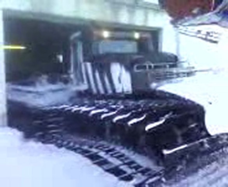 dameuse de crest voland qui rentre dans le garage du lachat