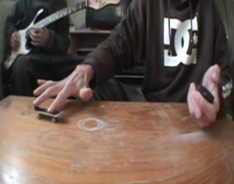 Valenciennes: Il fait du skate avec les doigts