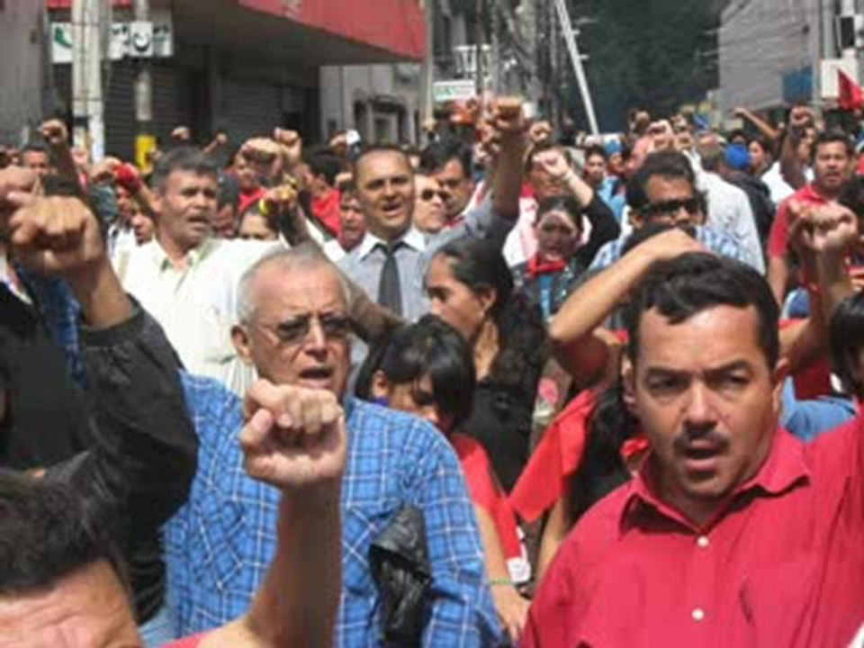 1ère marche du Front National de la Resistance Populaire