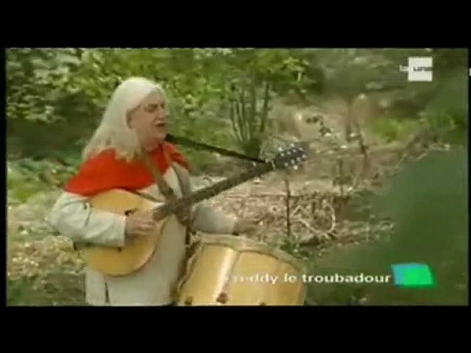 Reportage médiéval sur RTBF du musicien Freddy Pauwels