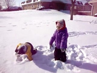 Tbo & Ava in the snow (2) - 13 Jan. 10