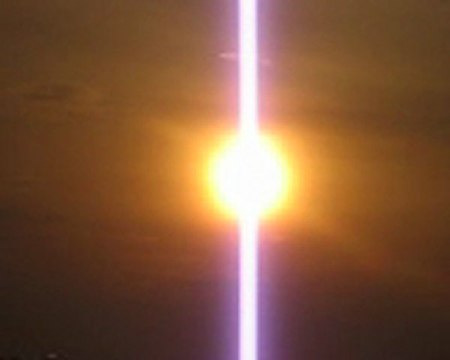 COUCHER DE SOLEIL CONNECTÉ DU CIEL À L'EAU