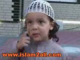 ilmgert طفل إيطــالي يقرأ القرآن