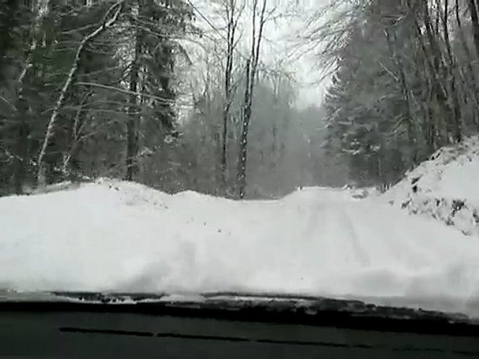 Montée au Semnoz sous la neige
