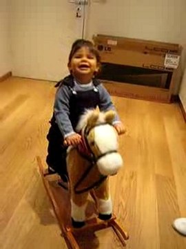 raphael et son cheval a bascule - noel 09