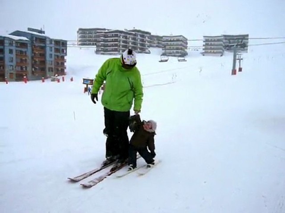 Noah fait du ski