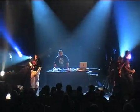 M.A.S. ft 3010 et AKF