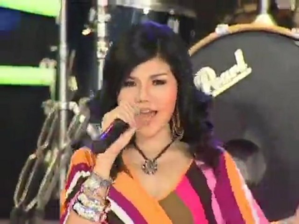 Meas soksophea video khmer__http://www.dailymotion.com/fanaz